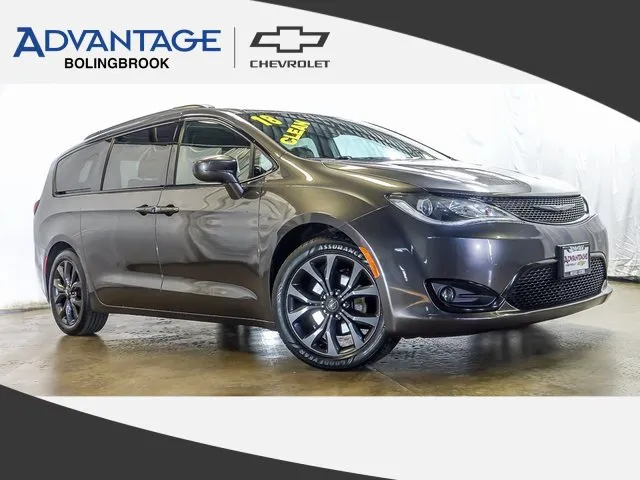 Used 2020 Chevrolet Equinox LT w/ Driver Convenience Package