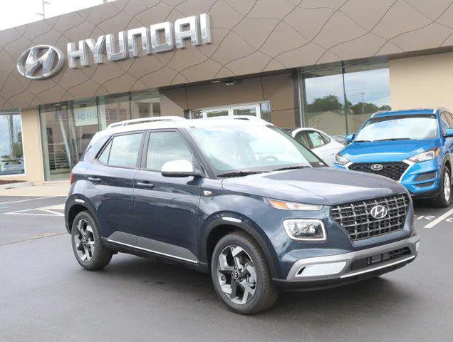 New 2024 Hyundai Venue SEL