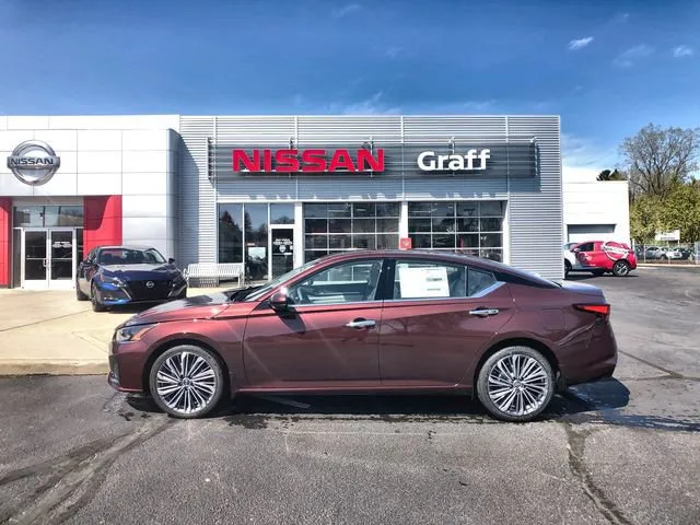 New 2024 Nissan Sentra SV w/ SV Premium Package