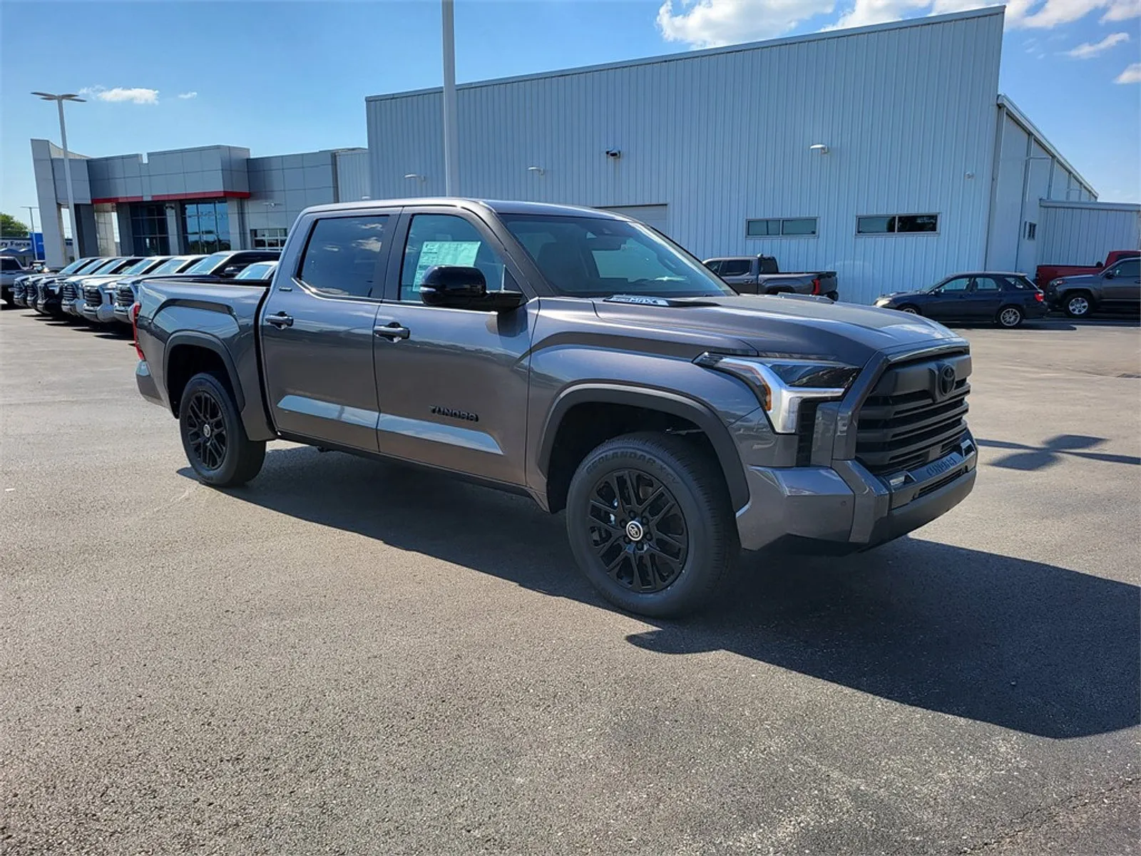 New 2024 Toyota Tacoma SR5