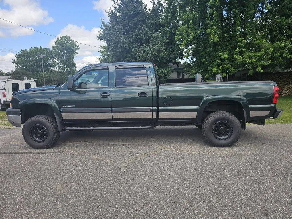 Used 2005 Chevrolet Suburban Z71 w/ Preferred Equipment Group