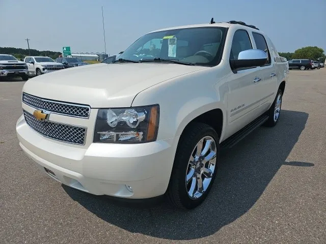 Used 2019 Chevrolet Silverado 1500 High Country w/ Technology Package