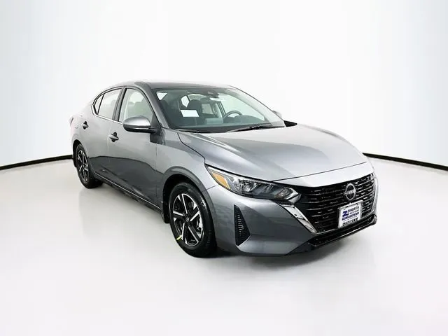 New 2024 Nissan Versa SV w/ Trunk Package