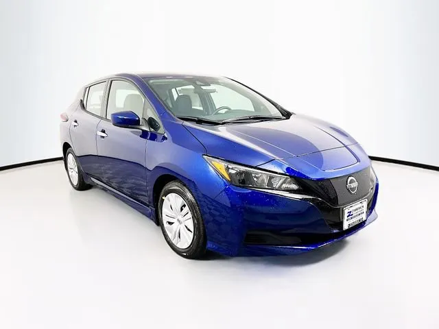 New 2024 Nissan Kicks SR