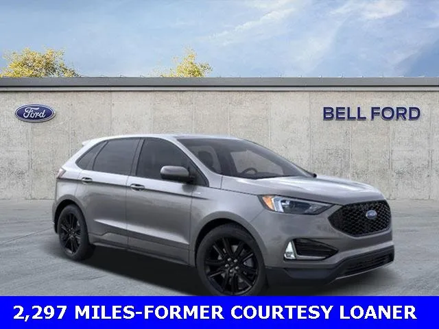 New 2023 Ford Explorer XLT w/ Equipment Group 202A