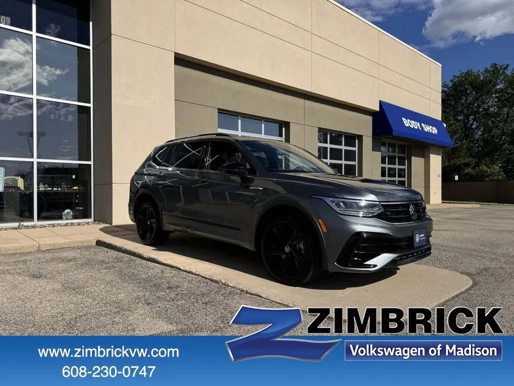 Certified 2022 Volkswagen Taos SE w/ Panoramic Sunroof Package