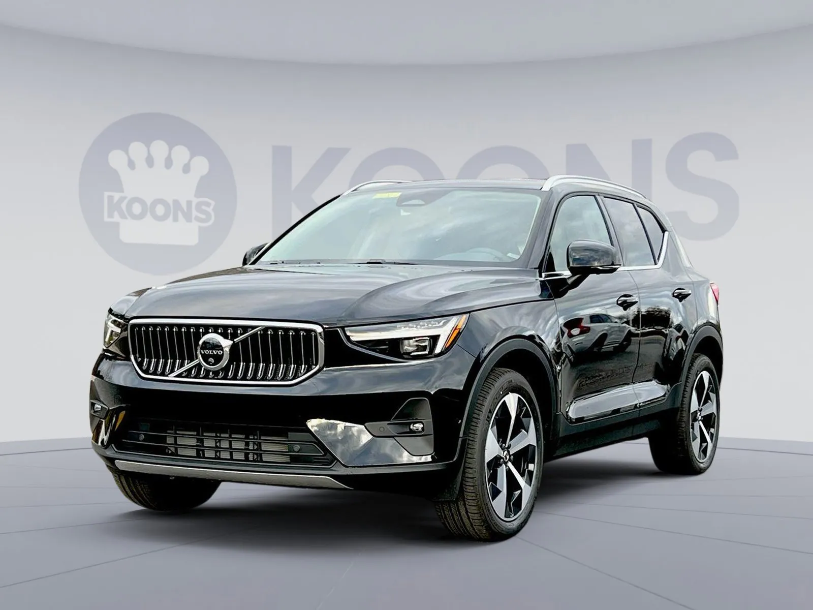 New 2025 Volvo XC40 B5 Core w/ Protection Package Premier