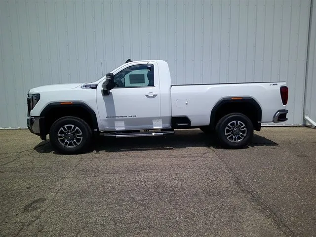 New 2024 GMC Sierra 2500 SLT w/ SLT Convenience Package