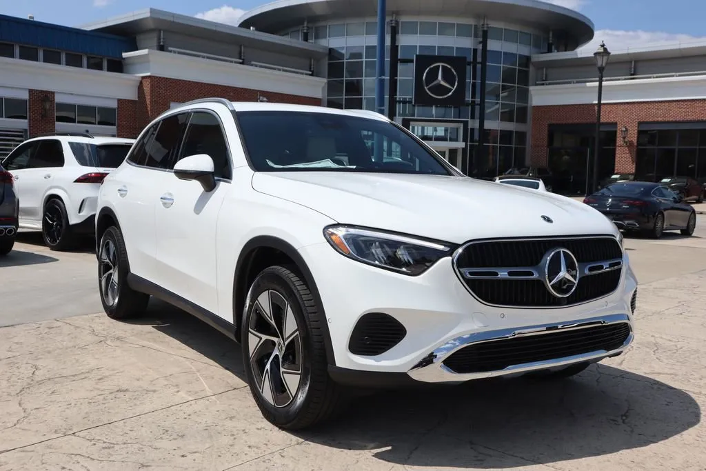 New 2024 Mercedes-Benz GLC 300 4MATIC