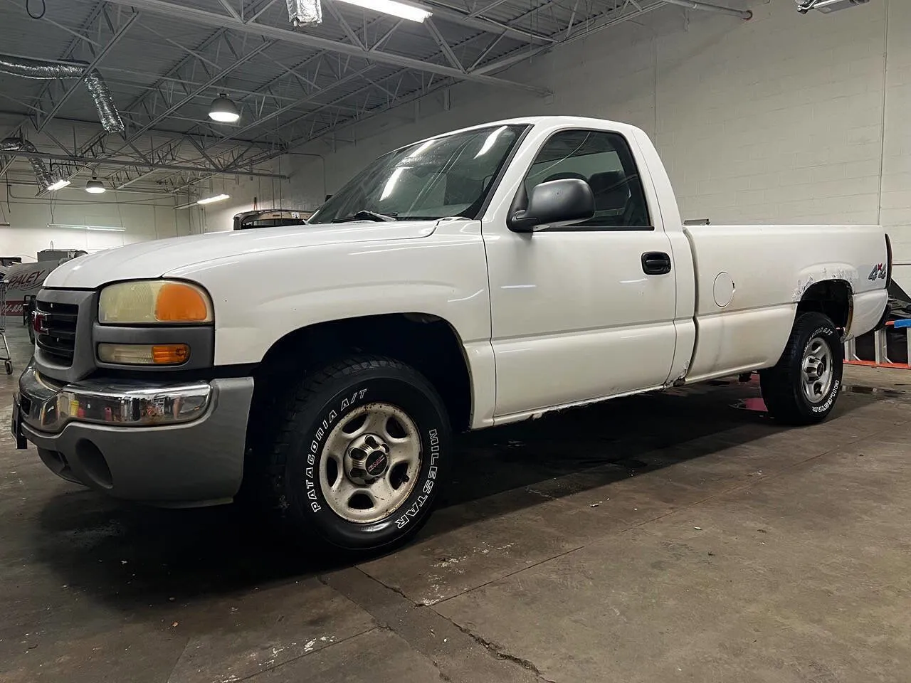 Used 2004 GMC Sierra 1500 W/T w/ Light Duty Power Package