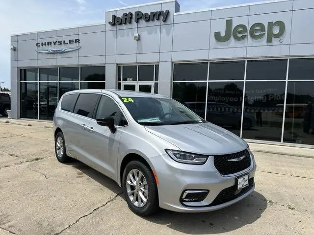 New 2024 Chrysler Pacifica Touring-L w/ S Appearance Package