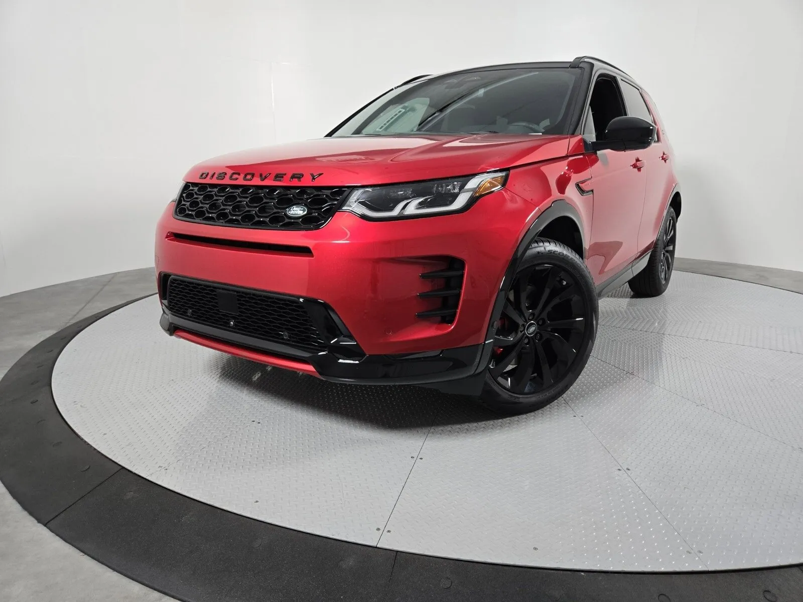 New 2024 Land Rover Discovery S