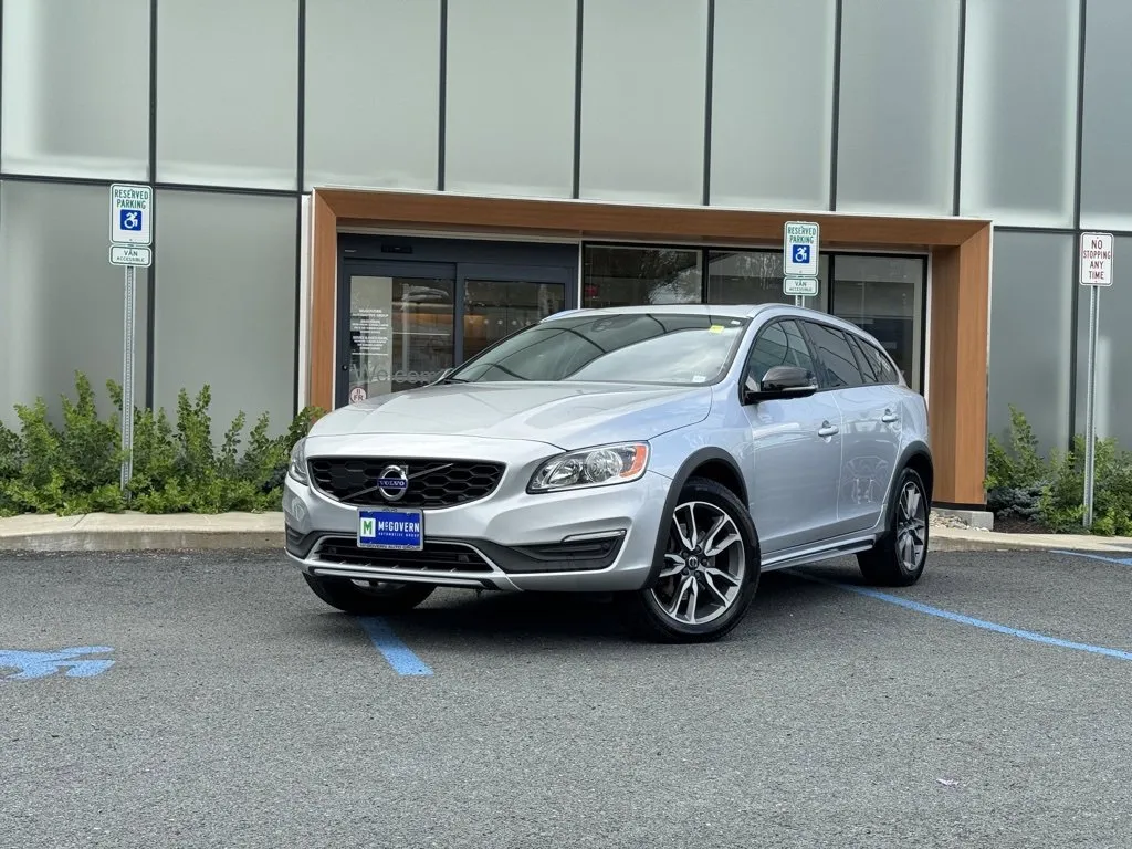 Used 2016 Volvo V60 T5 Premier w/ Technology Package