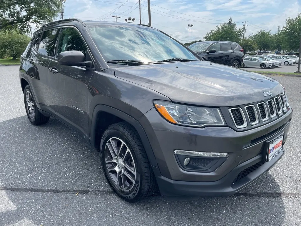 Used 2018 Nissan Pathfinder SV