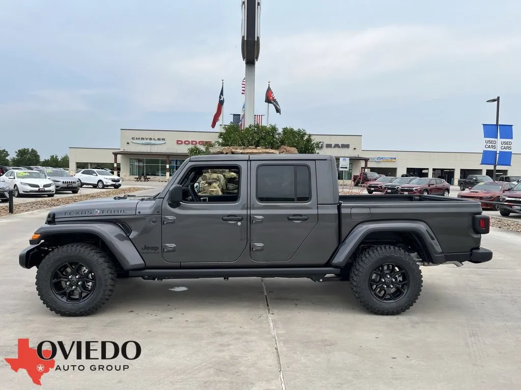 New 2025 RAM 1500 Tradesman w/ Night Edition