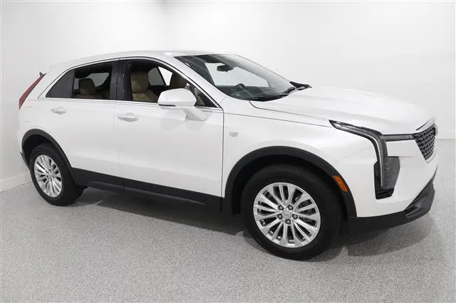 New 2024 Cadillac XT4 Premium Luxury