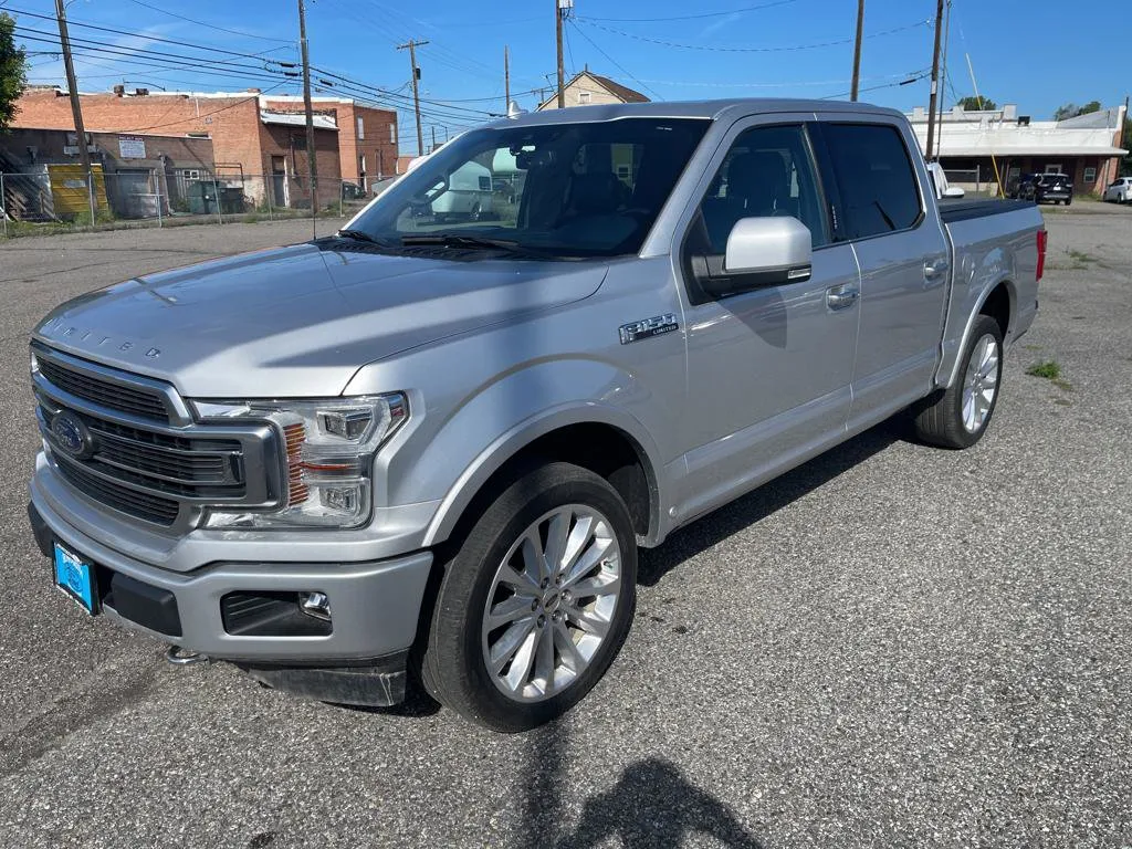 Used 2017 Jeep Grand Cherokee Laredo