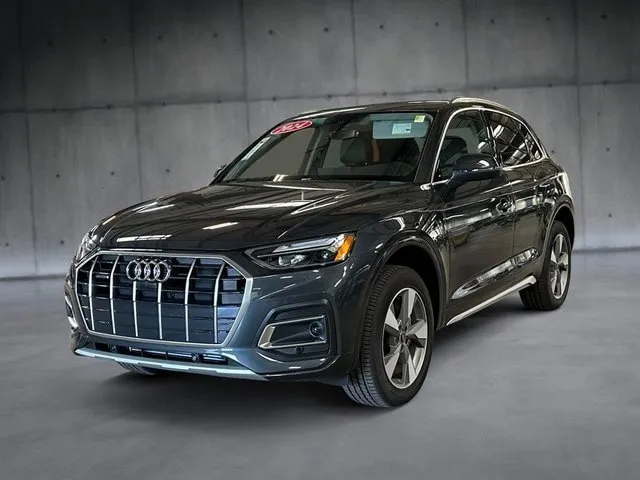 New 2024 Audi Q3 2.0T Premium Plus