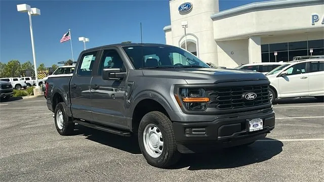 New 2024 Ford Edge SE w/ Black Appearance Package