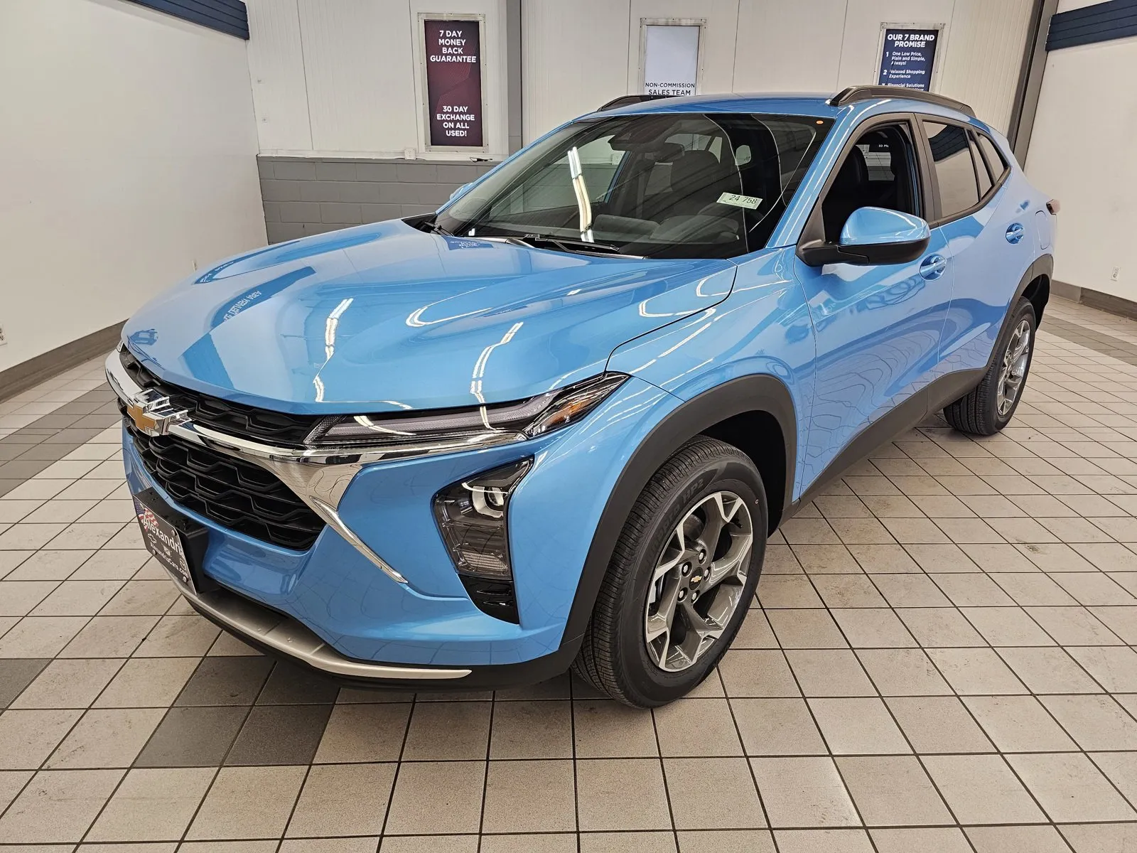 New 2025 Chevrolet Equinox LT w/ Safety and Technology Package