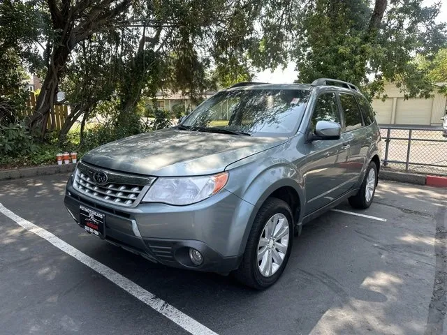 Used 2015 Subaru Forester 2.5i w/ Alloy Wheel Package