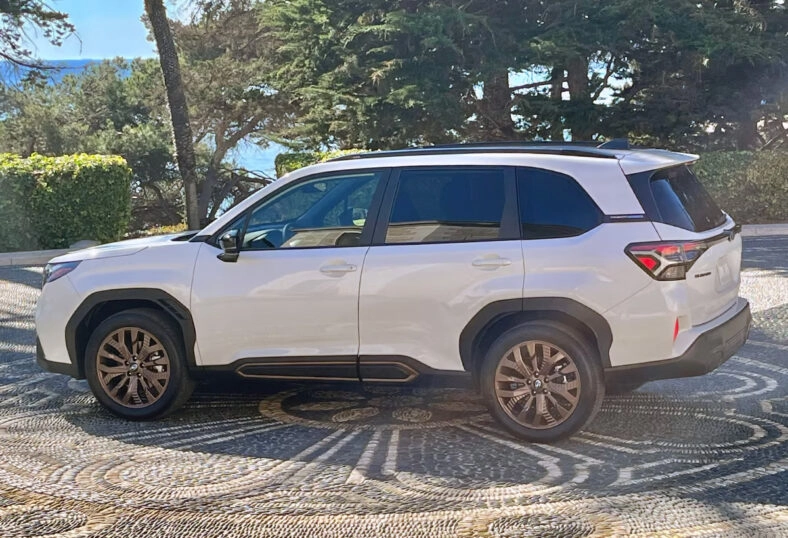 Best Road Trip Cars: Comfort, Space, and Reliability